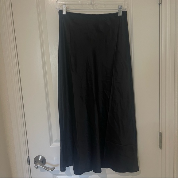 NWT REFORMATION | 100% Silk Petites Layla Silk Skirt in Black Size 6 - Picture 5 of 10